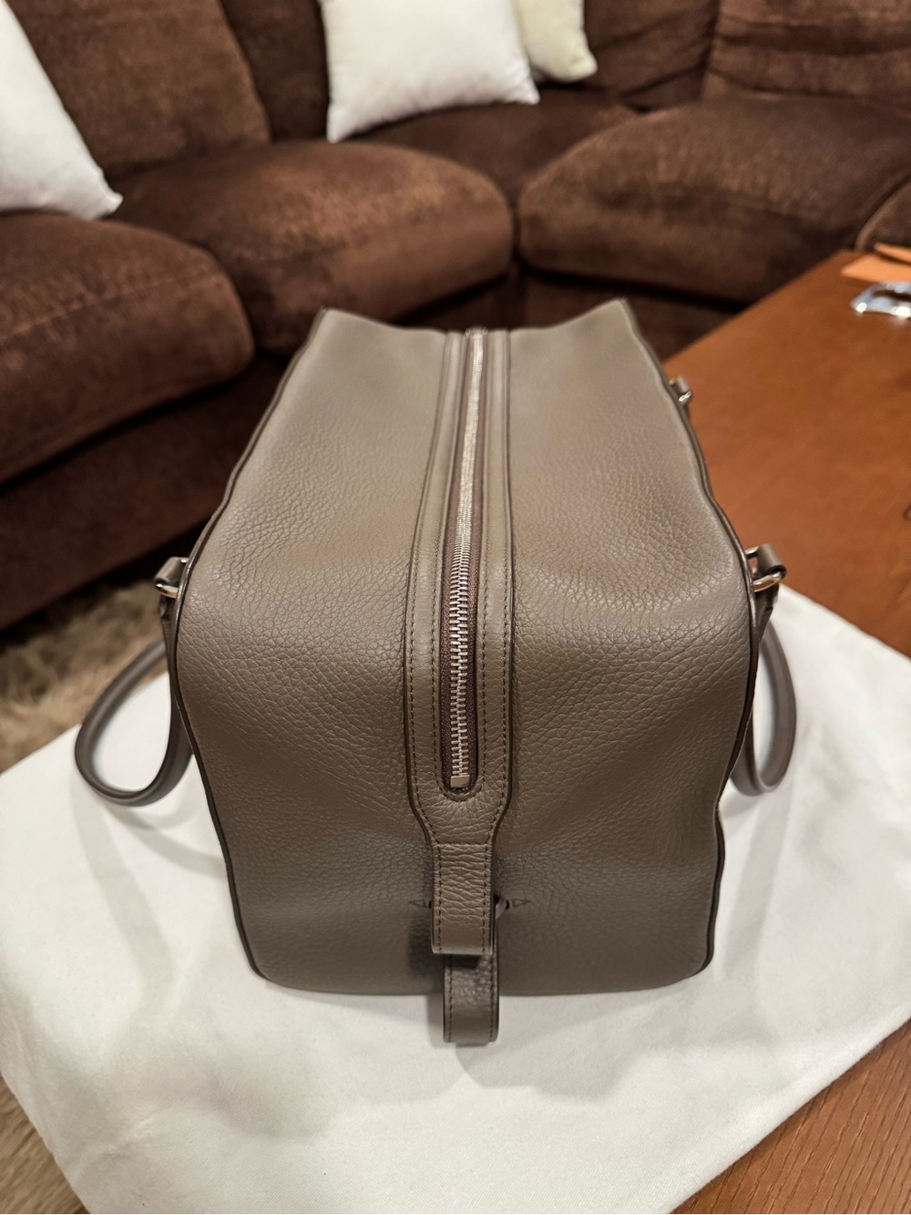 The Row Leather Bowling Bag EW Elephant Grey Shoulder Bag Brand New - Picture 6 of 12